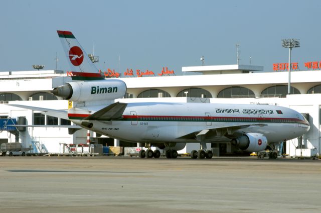 McDonnell Douglas DC-10 (S2-ACO)