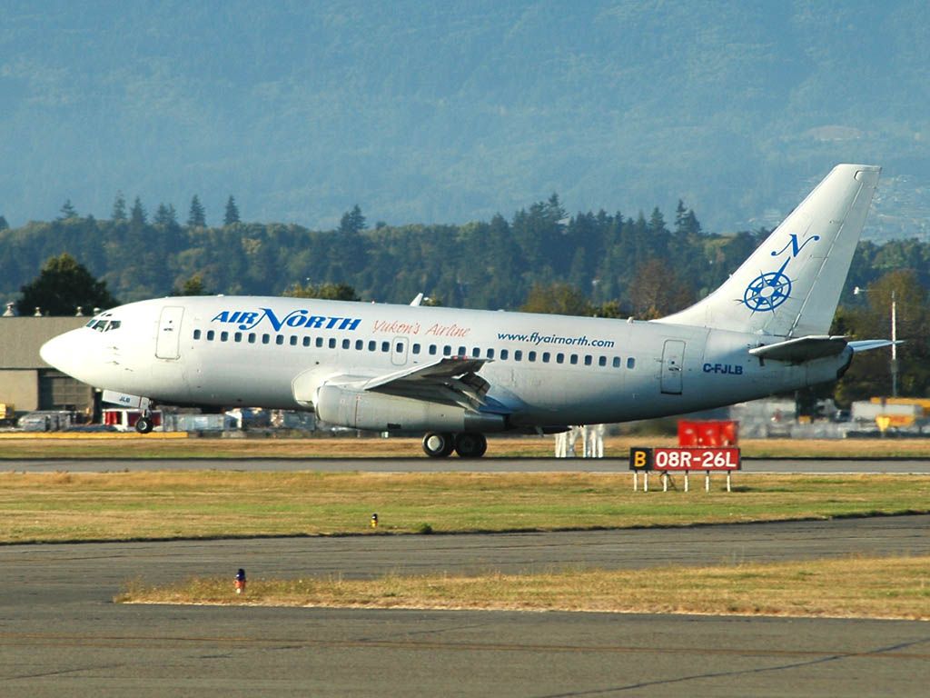 Boeing 737-200 (C-FJLB)