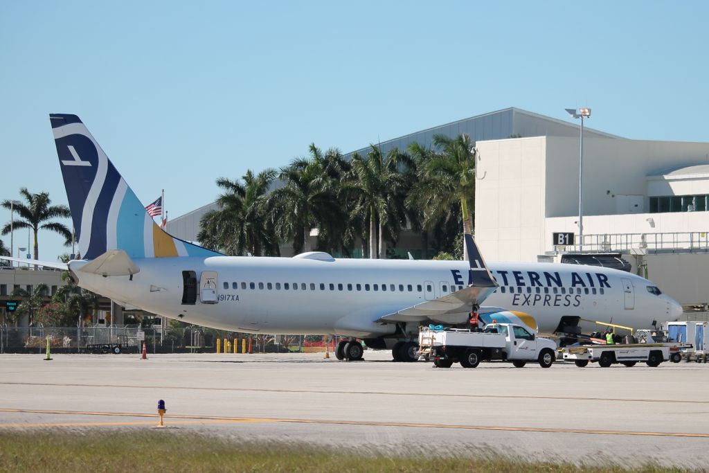 Boeing 737-800 (N917XA) - BBQ2150 RSW-HAV 12/3/24