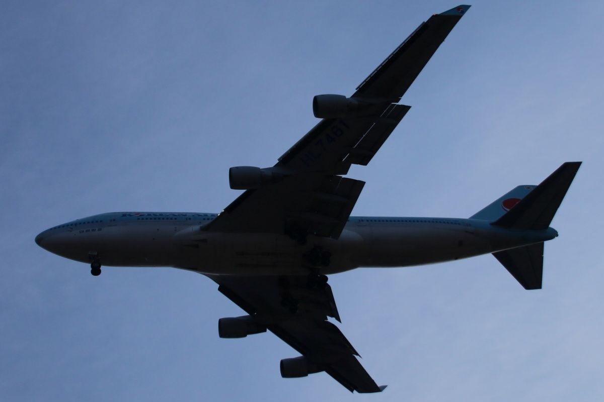 Boeing 747-400 (HL7461) - 461 arriving at RKSI from WADD as KAL630.
