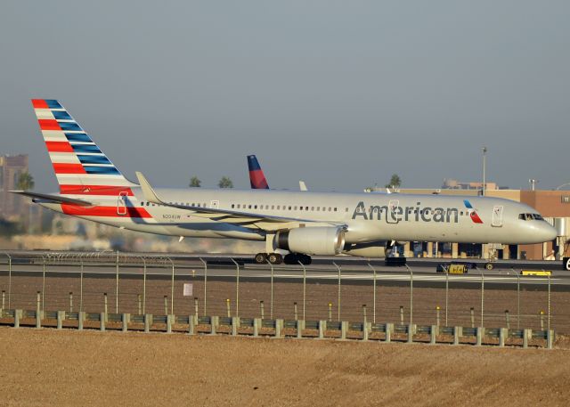 Boeing 757-200 (N204UW)