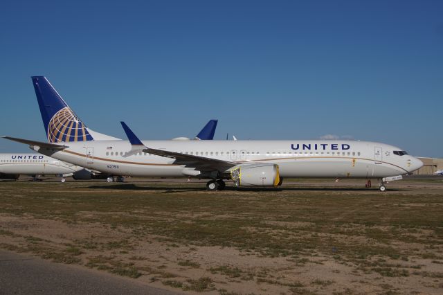 N37511 — - United Airlines stored their entire 737-MAX9 fleet at Goodyear during the MAX grounding.  Photographed April3rd 2020.