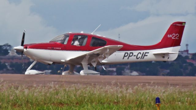 Cirrus SR-22 (PP-CIF)