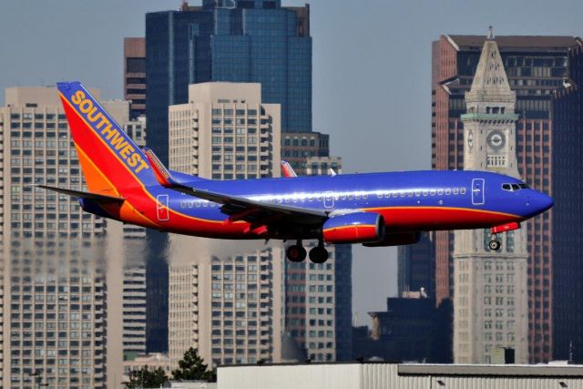 Boeing 737-700 (N721RW)