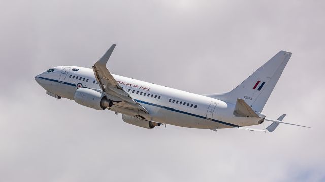 Boeing 737-700 (A36001)