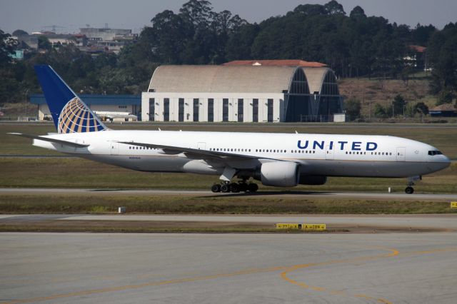 Boeing 777-200 (N224UA)