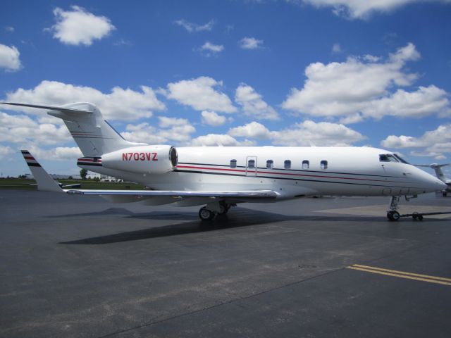 Bombardier Challenger 300 (N703VZ) - Verizon corporate Jet at Buffalo-Niagara Airport 6.13.12