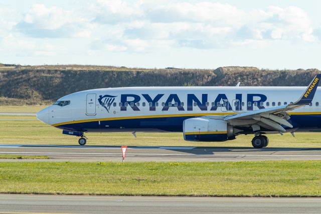 Boeing 737-700 (9H-QCD) - Landing in Copenhagen, Okt 2020