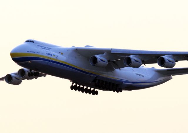 Antonov Antheus (UR-82060)