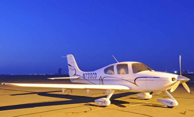 Cirrus SR-22 (N733CD) - Early morning on the ramp