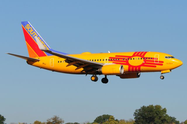 Boeing 737-700 (N781WN) - New Mexico One