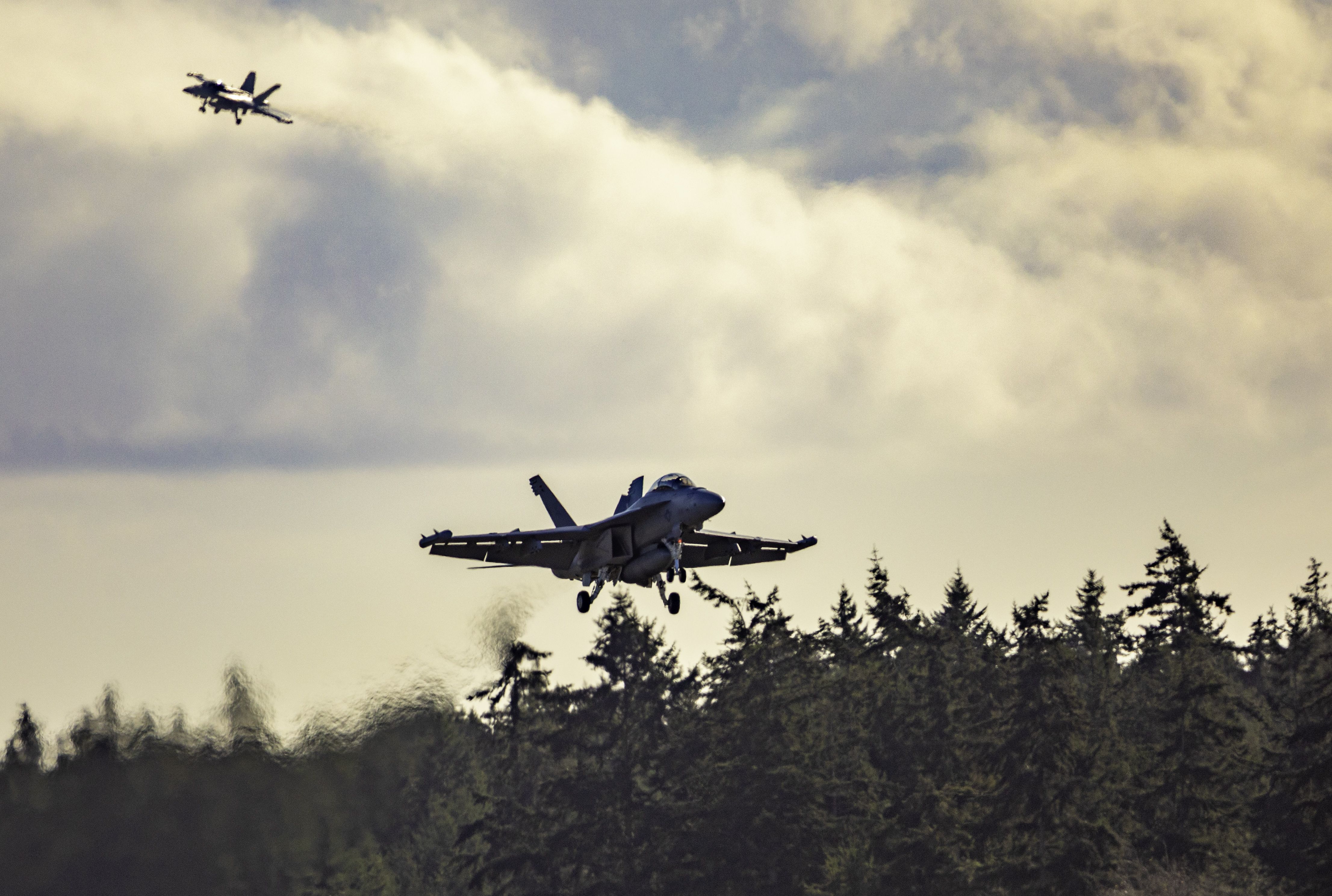 16-9206 — - Growlers in the pattern at Naval Outlying Landing Field (NOLF) Coupeville, Washington