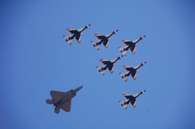 Lockheed F-16 Fighting Falcon (F16TB) - F-22 Demo Team flying with the Thunderbirds over NMC in TC, Mich