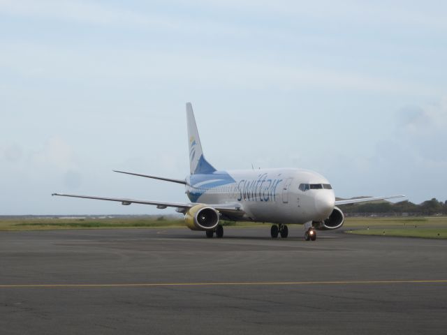 BOEING 737-400 (N418US)