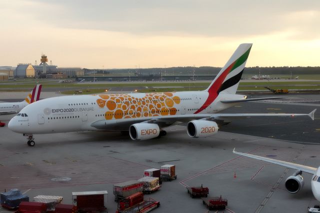 Airbus A380-800 (A6-EOB)