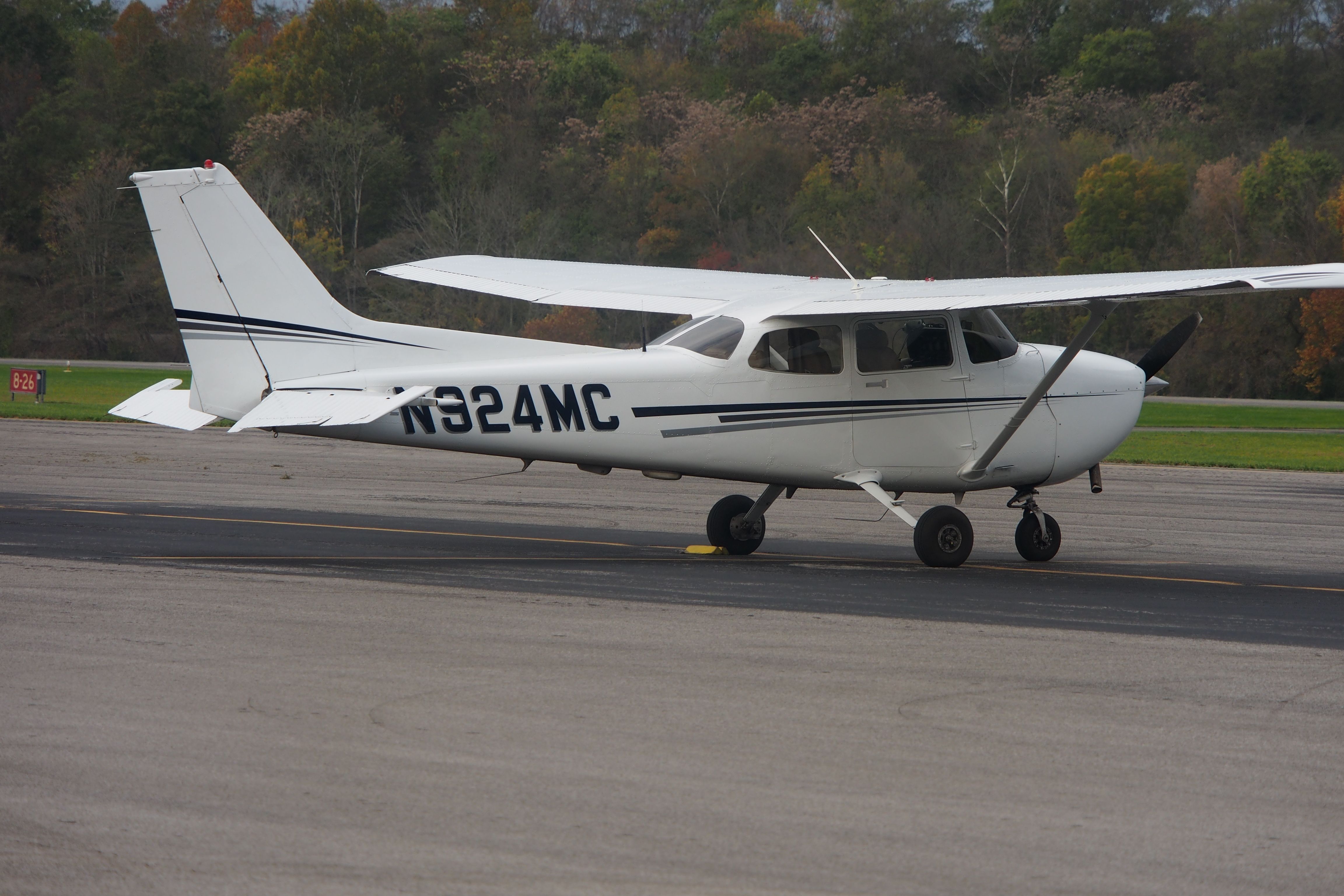 Cessna Skyhawk (N924MC)