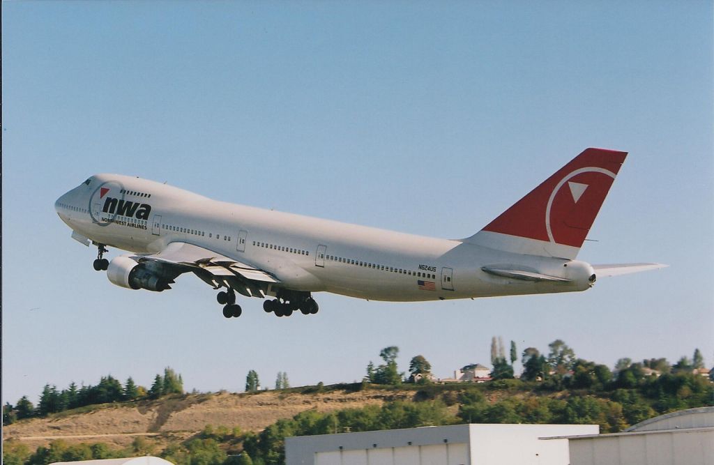 Boeing 747-200 (N624US)