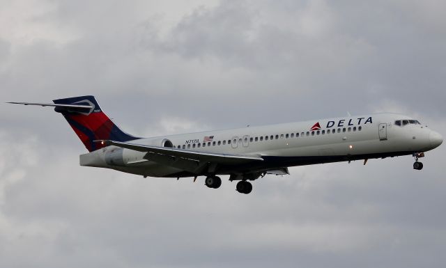 Boeing 717-200 (N717JL) - The 43rd 717 manufactured. This aircraft operated the final AirTran revenue flight using the callsign Critter 1 as an homage to ValuJet on 12/28/2014. Now this bird is riding out her days with Delta (Please view in "full" for highest image quality)