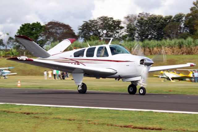 Beechcraft 35 Bonanza (N830T)