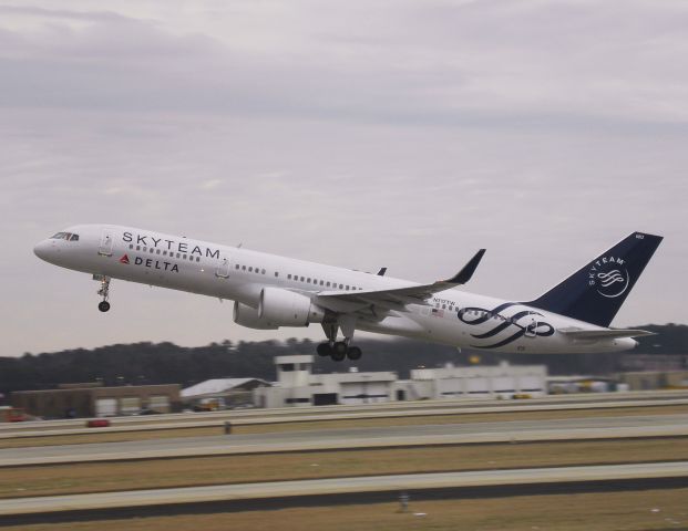 Boeing 757-200 (N717TW)