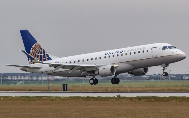 EMBRAER 175 (long wing) (N120SY)