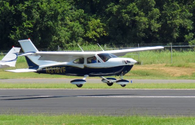 Cessna Cardinal (N318VF) - Landing runway 14