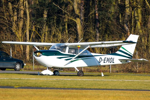 Cessna Skyhawk (D-EMOL) - Reims Cessna FR 172F Rockez, Verkehrsflugplatz Aschaffenburg