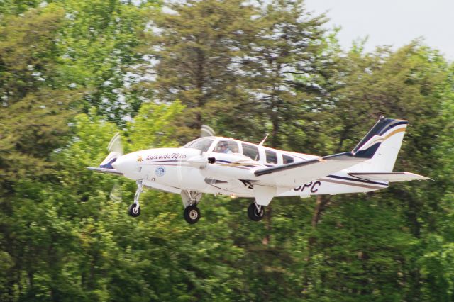 Beechcraft Baron (58) (N23PC)