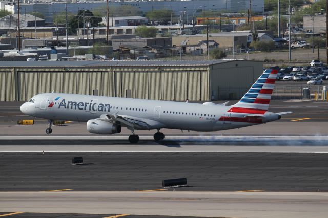 Airbus A321 (N925UY)