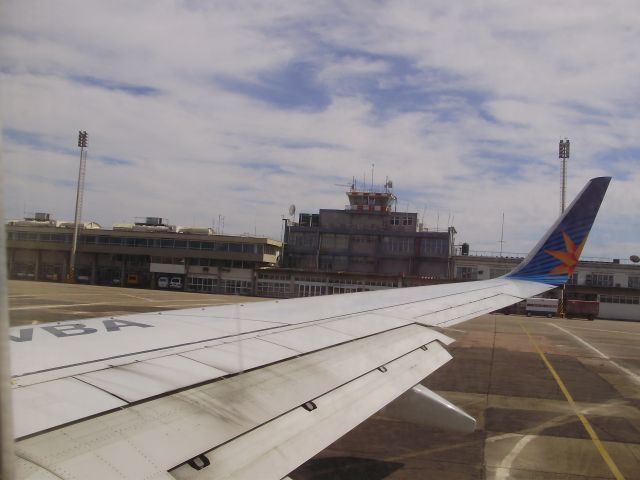 Boeing 737-800 (PR-VBA) - Taxing to runway 11  Salgado Filho airport in Porto Alegre - BRAZIL