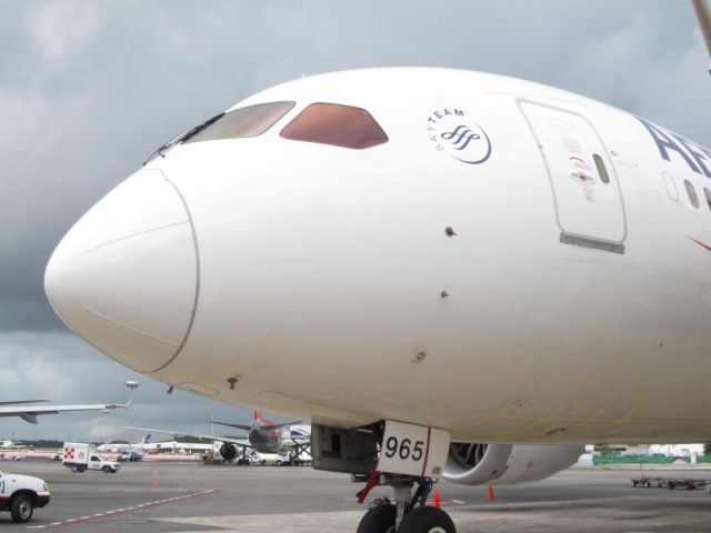 N965AM — - beautiful shape