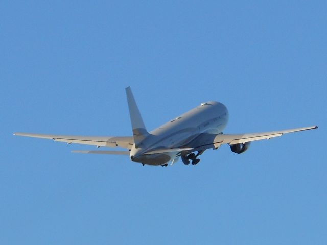 BOEING 767-300 (P4-MES)