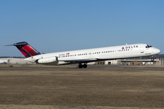 McDonnell Douglas DC-9-50 (N779NC) - Blast (from the past) off for return to ATL. January 2014