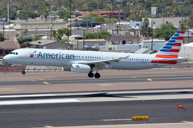 Airbus A321 (N551UW) - American Airbus A321-231 N551UW at Phoenix Sky Harbor on June 18, 2016.