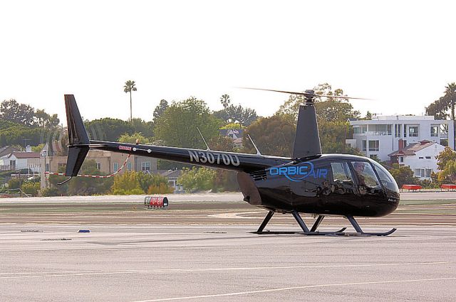 Robinson R-44 (N3070U)