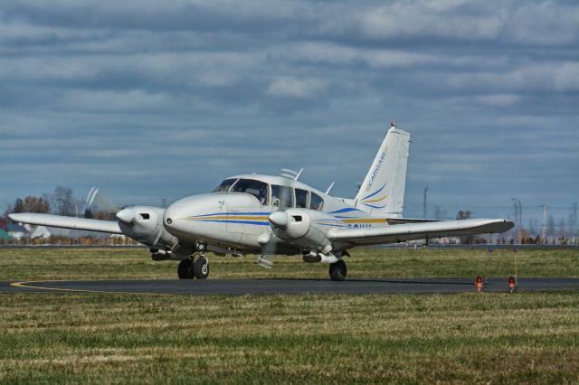 Piper Aztec (C-GSYH)