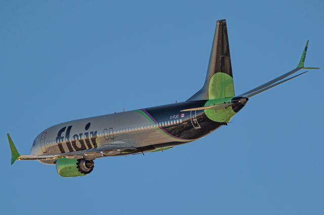 Boeing 737 MAX 8 (C-FLKI)