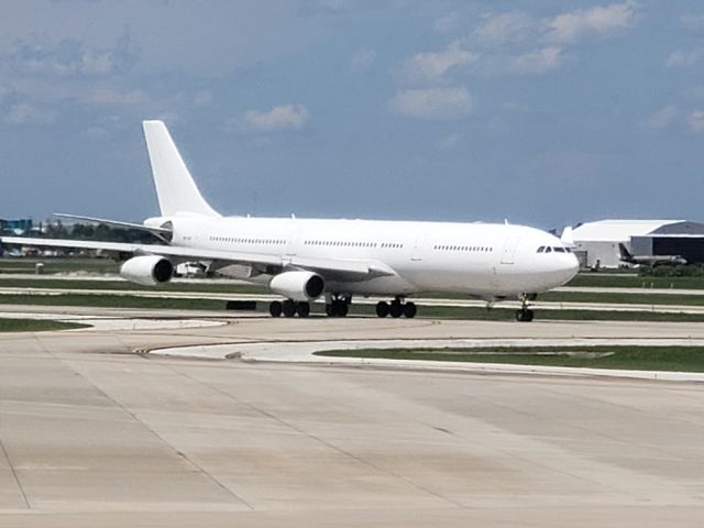 Airbus A340-300 (9H-SUN)
