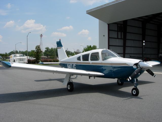 Piper Cherokee (N40JG)