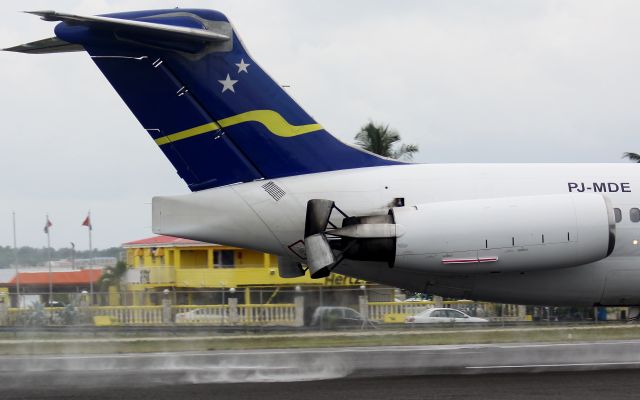 McDonnell Douglas MD-83 (PJ-MDE)