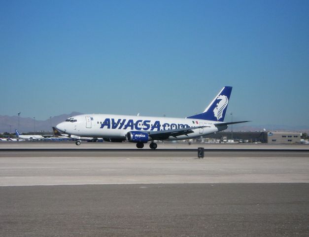 BOEING 737-300 (XA-UGF)