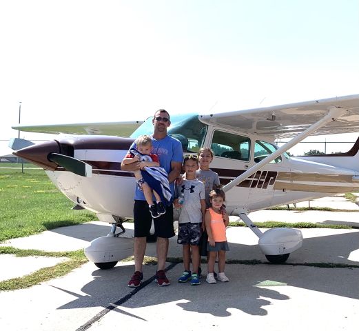 Cessna Skyhawk (N758PD)