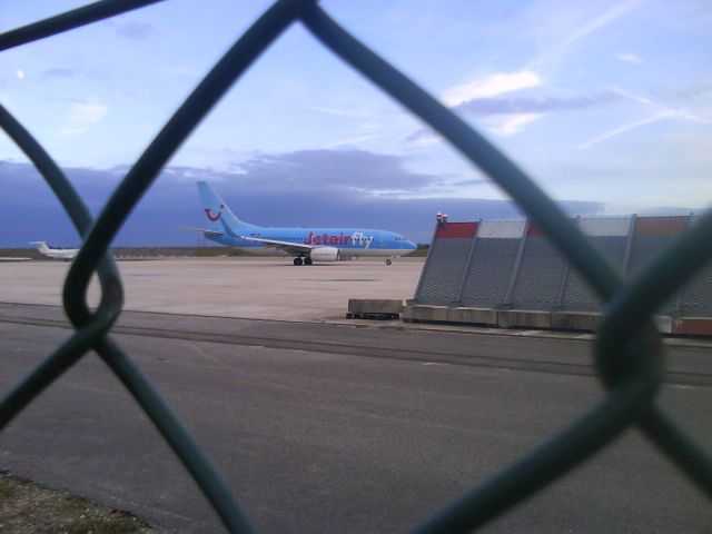 Boeing 737-700 (OO-JAR) - Un avion de  la compagnie JetairFly Boeing 737-700 (une de mes premières photos prise à Vatry en 2013)