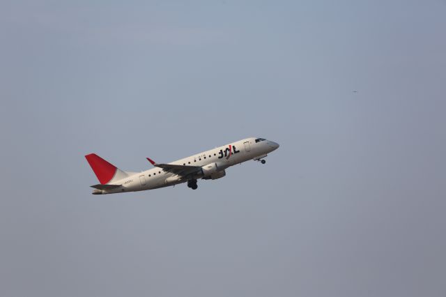 Embraer 170/175 (JA220J)