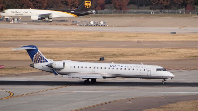 Canadair Regional Jet CRJ-700 (N156GJ)