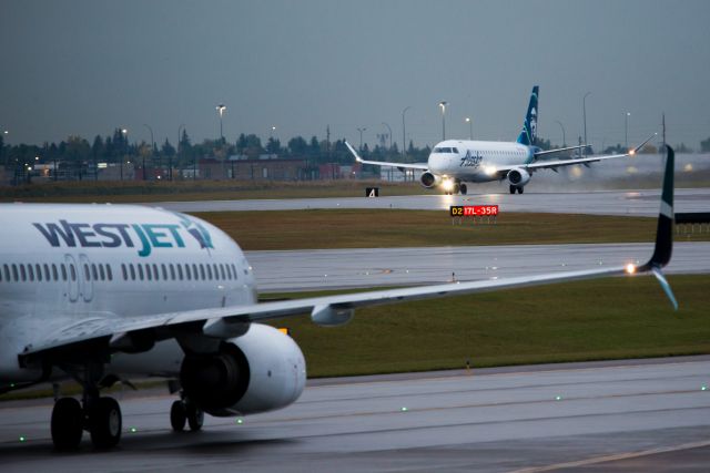 Boeing 737-800 —
