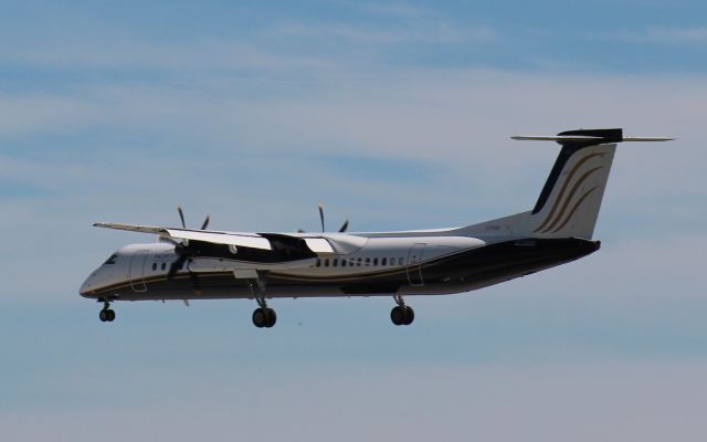 de Havilland Dash 8-400 (C-FDGP)