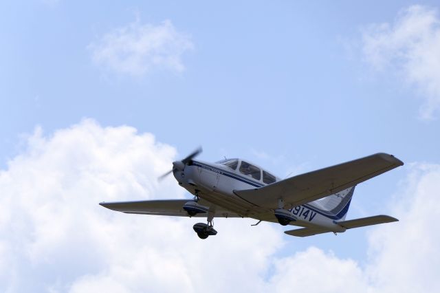 Piper Cherokee (N5914V)