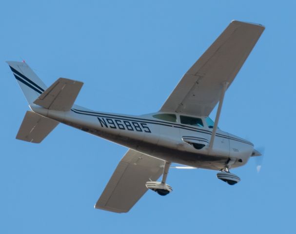 Cessna Skylane (N96885)