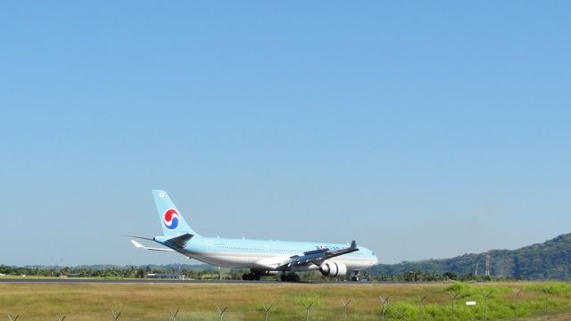 Airbus A330-300 (HL7586) - KE137 HL-7586 09:30, 12 11 2012